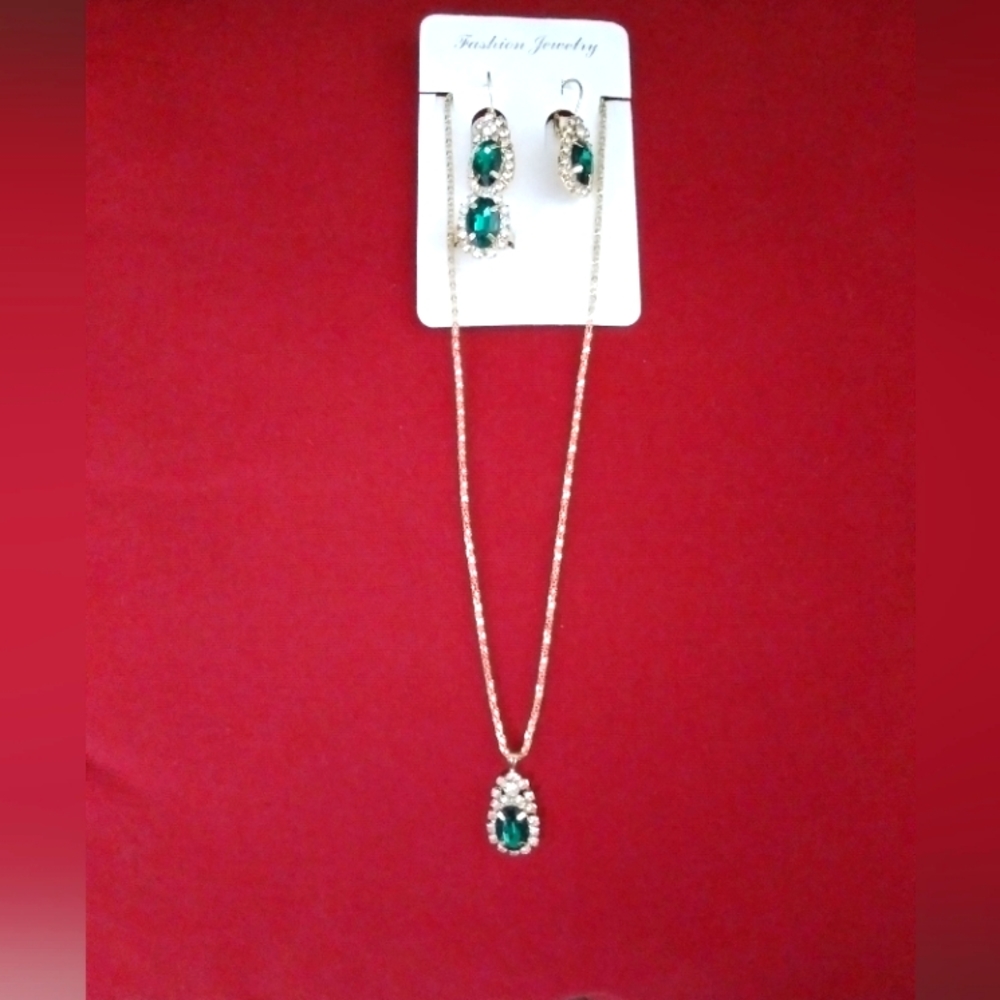 Women's 3 Piece Oval/Emerald Cubic Zirconia Necklace Set